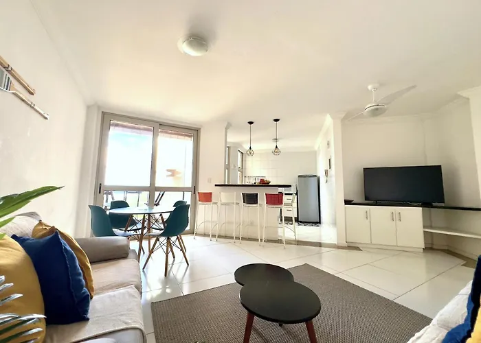 - Conforto pra 8 PS, Praia e Natureza a sua porta, com WiFi e Garagem!